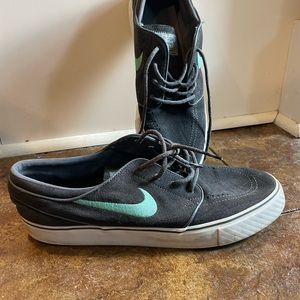 Nike Stefan Janowski skate shoes